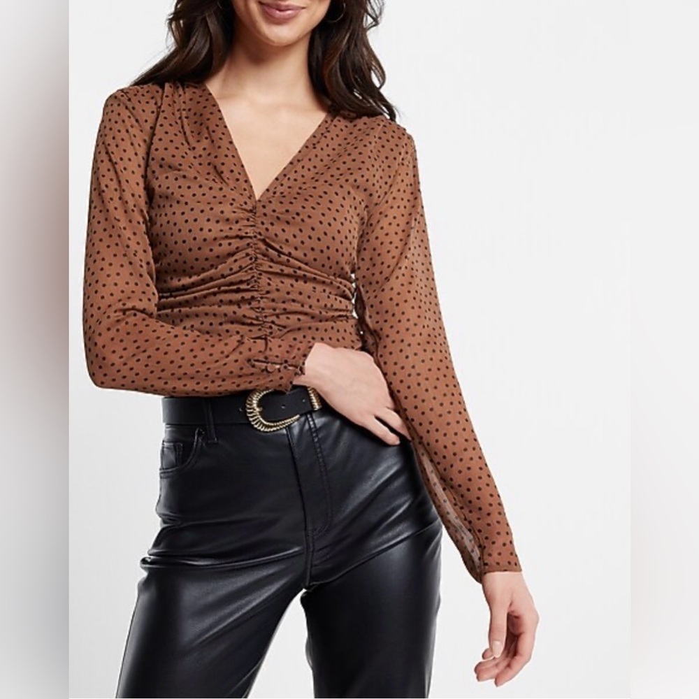 NWT EXPRESS Polka Dot V-Neck Long Sleeve Ruched Front Top‎ brown XL